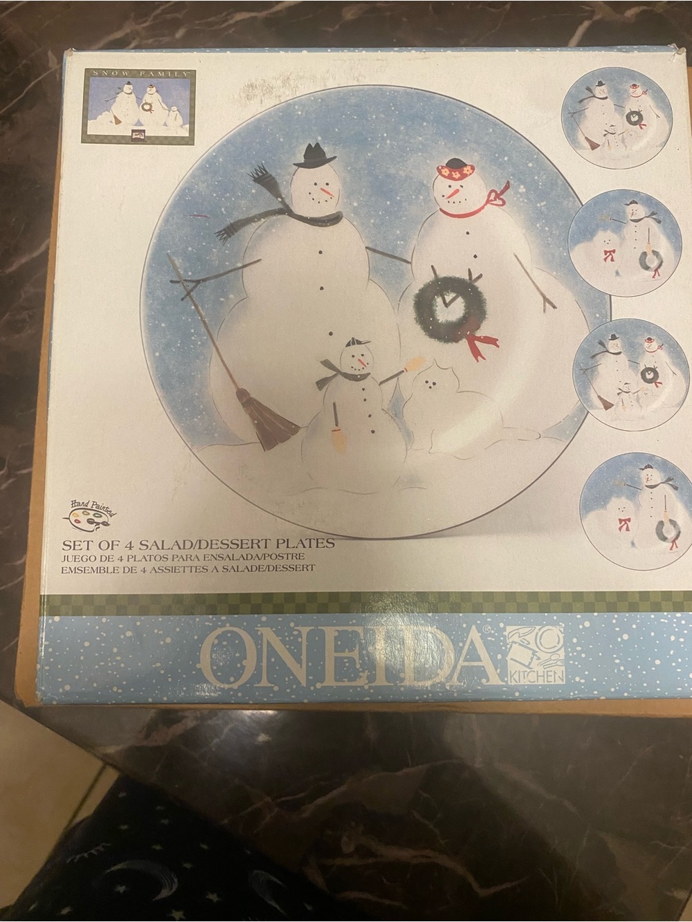 Onieda Snow Family Salad/Dessert Plates Warren Kimble 2004 Set of 4 NEW